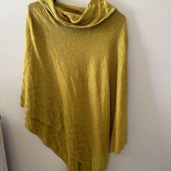 Apropos Stylish Mustard Yellow Poncho/Cape XL - Picture 1 of 6